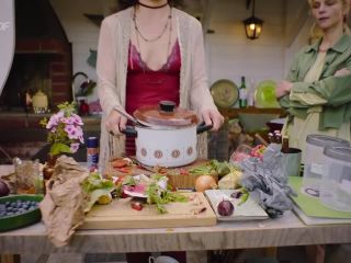 Nudeceleb- Maxine Kazis Sinja Dieks – Inga Lindstrom s19e01 (2022) HD 720p