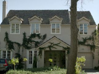 Nudeceleb- Lucy Fry Robyn Butler Lucy Durack Philippa Coulthard – Now Add Honey (2015) HD 1080p