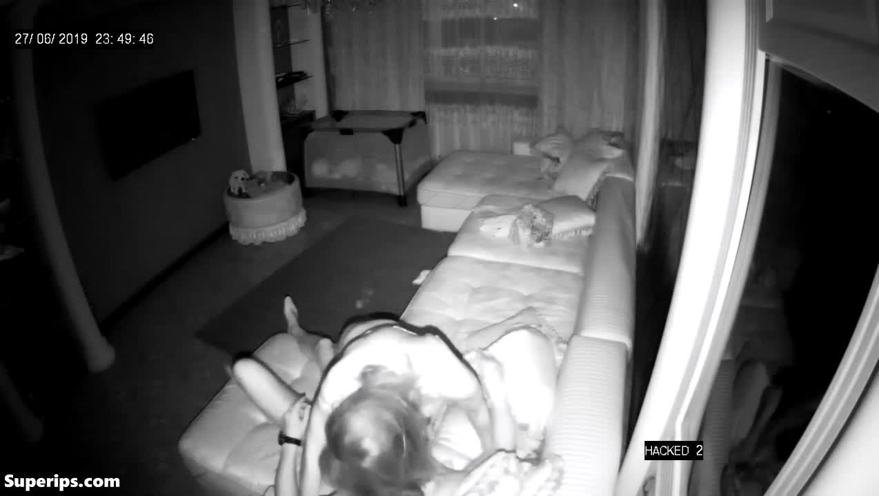 IPCAM – German teenage parents fuck on the couch