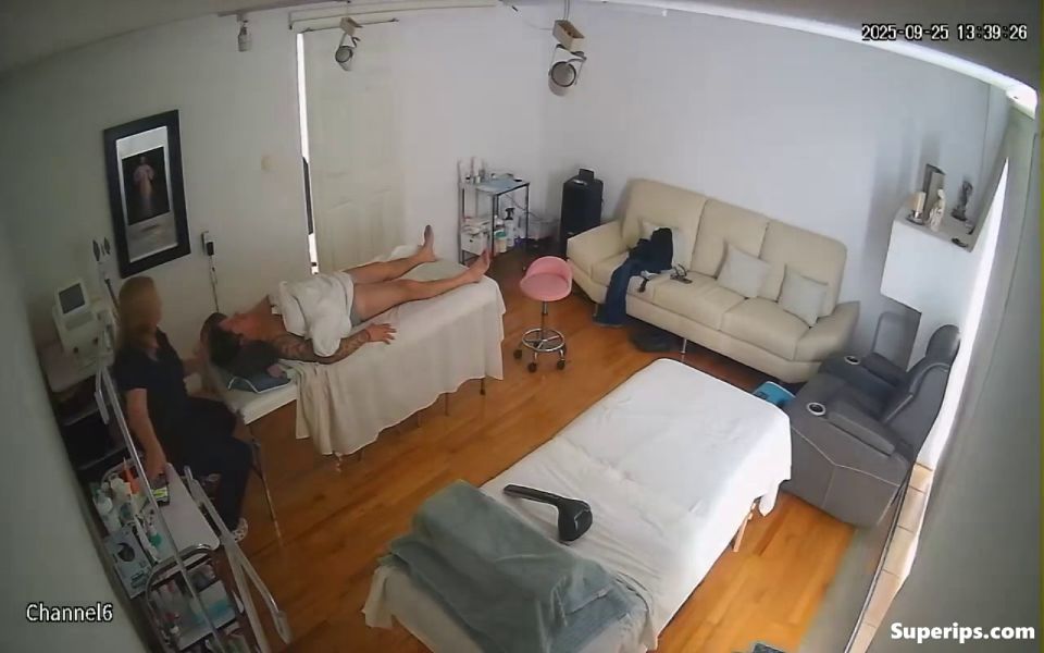 IPCAM – Busty mature masseuse fucks her client
