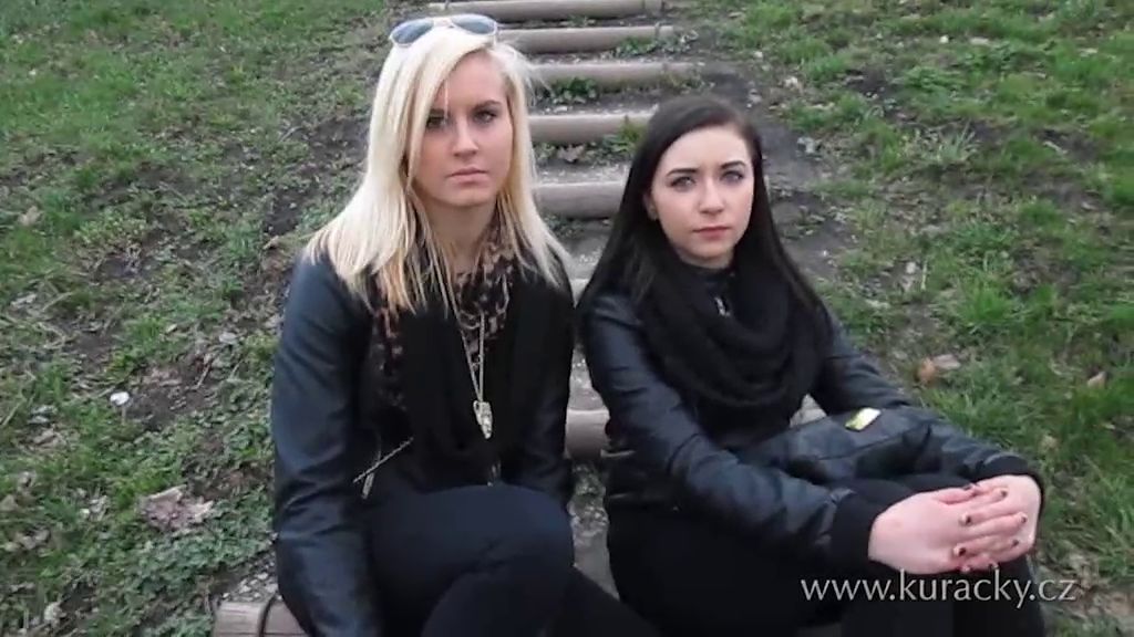 Julie & Bara Smoking 2013 Kuracky