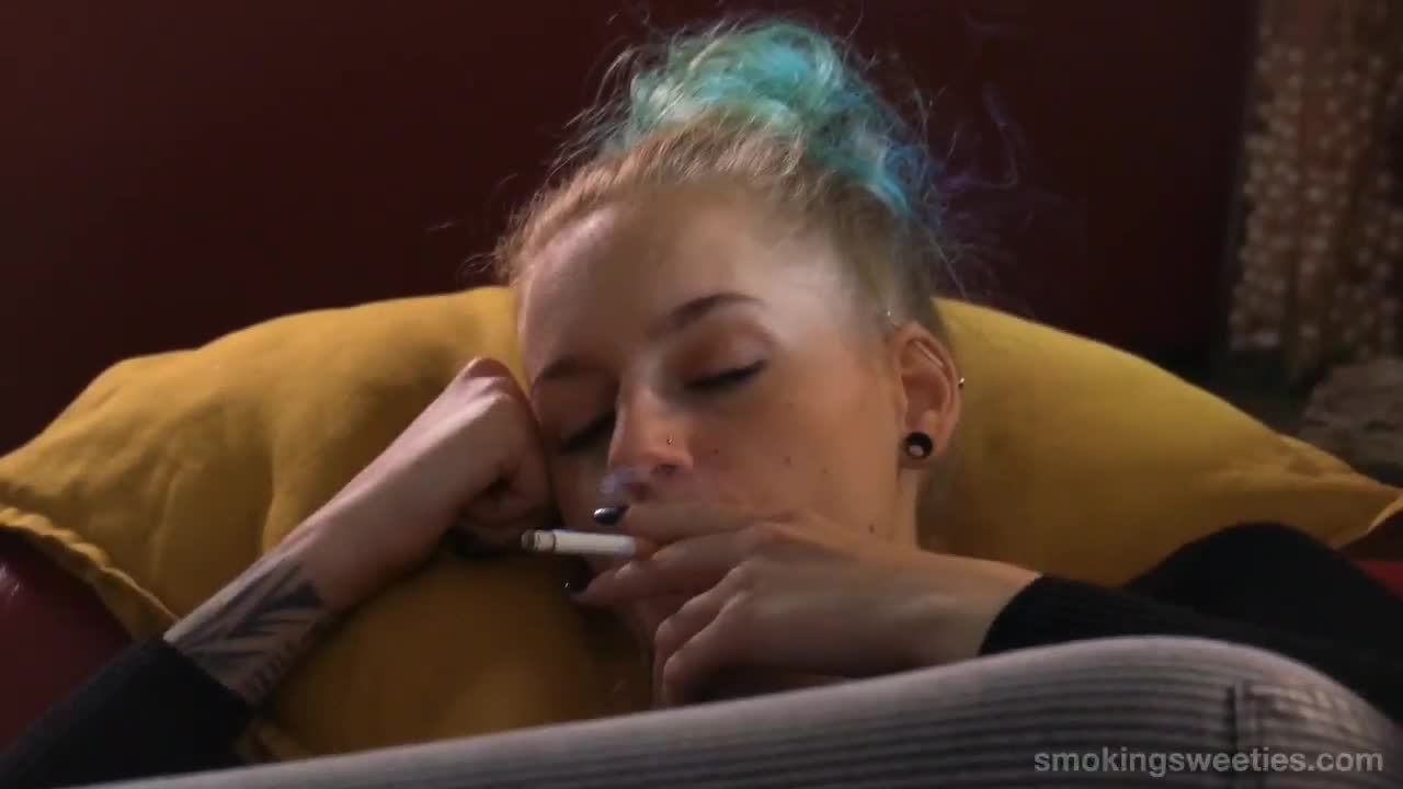 Kalina Smoking Sweetangel Falling