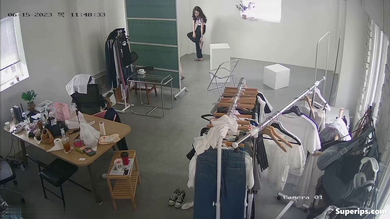 IPCAM – Young Korean models change clothes