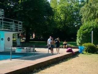 Nudeceleb- Valerie Stoll, Mira Elisa Goeres, Franziska Brandmeier, Safinaz Sattar, Heike Makatsch – Intimate.s01e05e08 (2023) HD 1080p