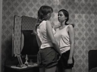 Nudeceleb- Sylvia Ulrich, Britta Pohland – Hungerjahre – in einem reichen Land (1980) HD 1080p