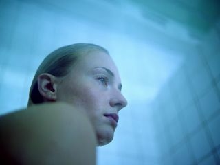 Nudeceleb- Sophie Turner – Survive s01e01 (2020) HD 1080p