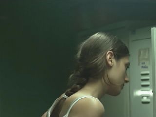 Nudeceleb- Mia Petricevic – Quit Staring at My Plate (Ne gledaj mi u pijat) (2016) HD 720p