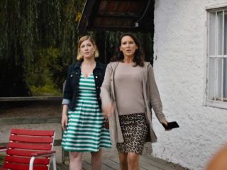 Nudeceleb- Nina Proll – Vorstadtweiber s05e10 (2021) HD 720p