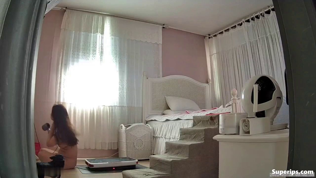 IPCAM – Korean woman naked in her room
